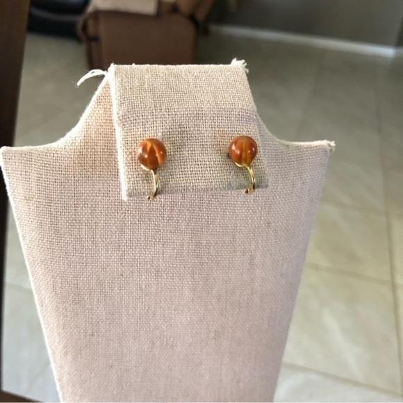 Vintage Clip On Earrings - Picture 1 of 4